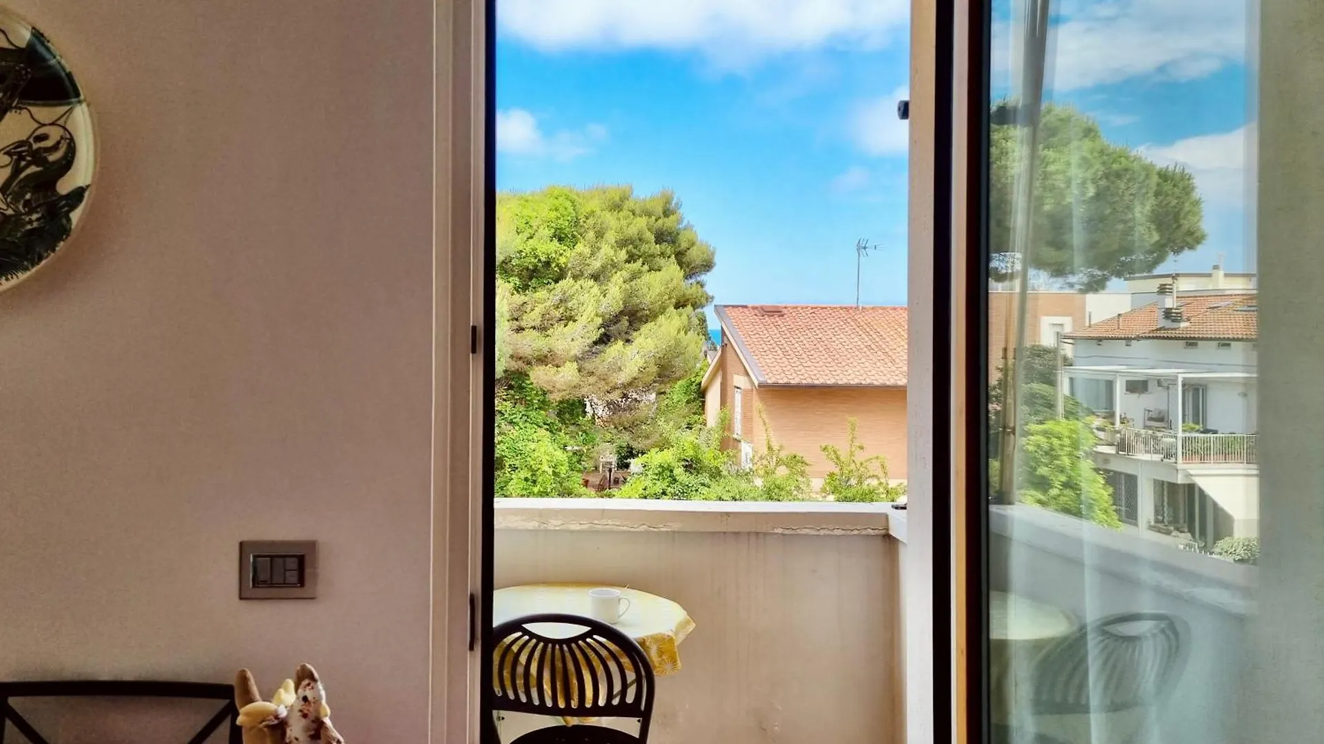 Blue Corner, Breezy Apartment Between The Sun And Sea Livorno Italy