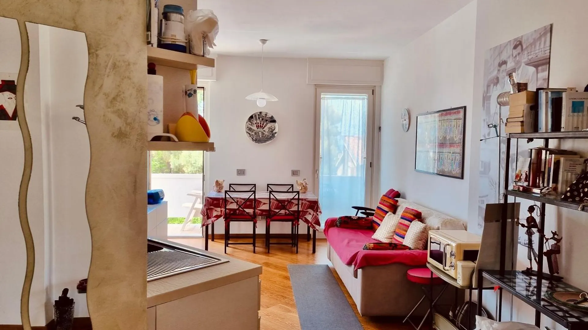 Blue Corner, Breezy Apartment Between The Sun And Sea Livorno