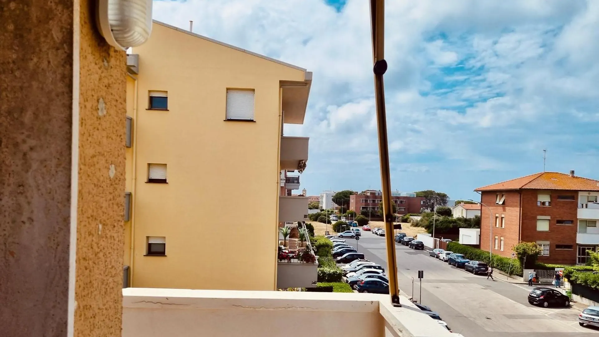 Blue Corner, Breezy Apartment Between The Sun And Sea Livorno