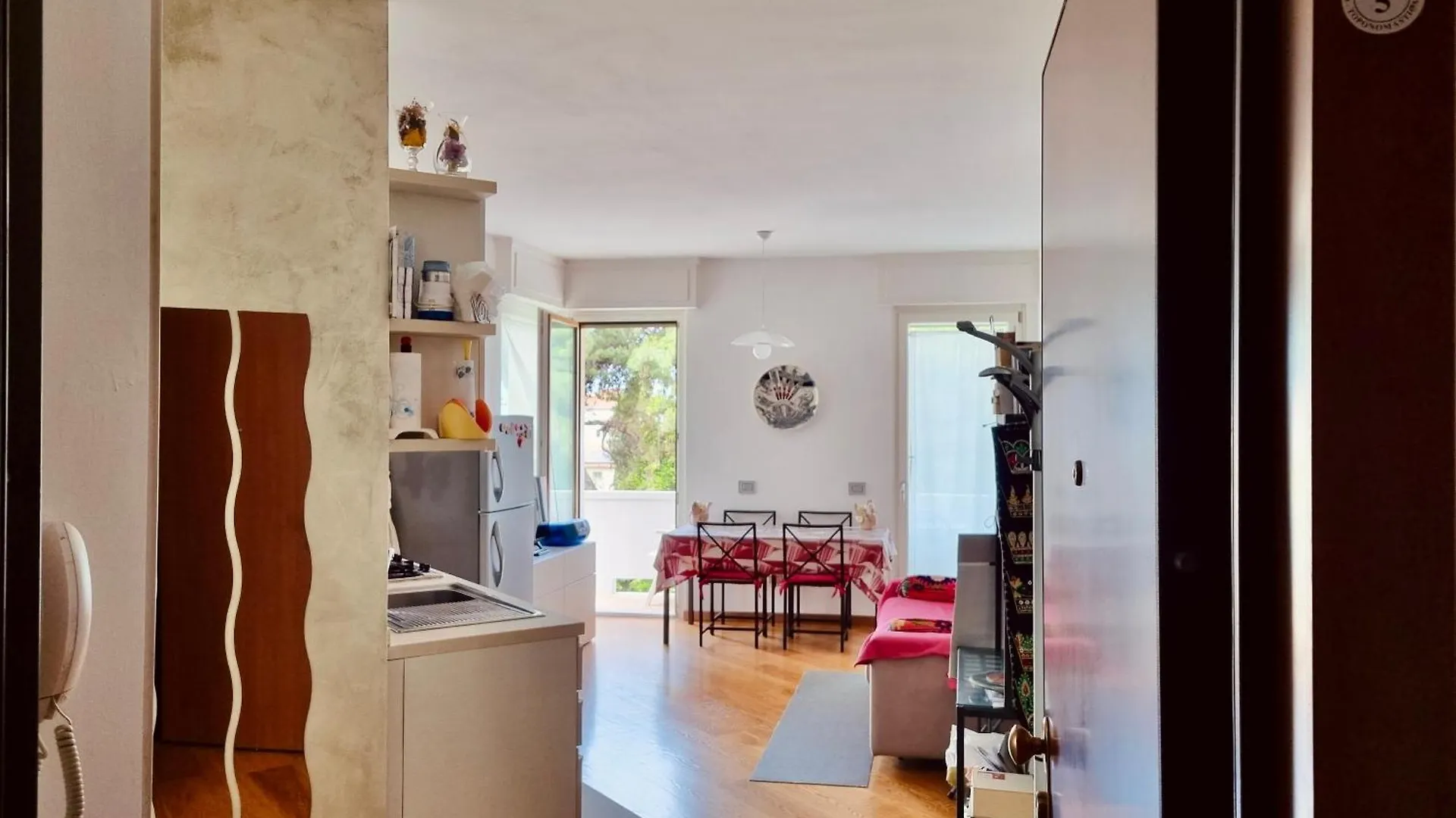 Blue Corner, Breezy Apartment Between The Sun And Sea Livorno